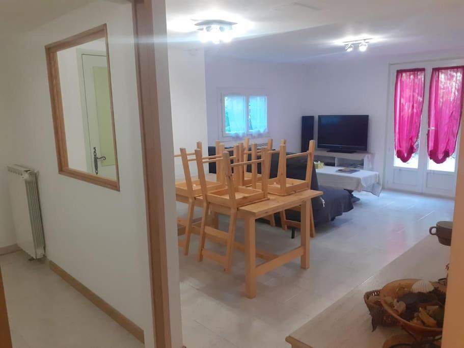 Chateaudouble : Appartement Au Calme Buitenkant foto